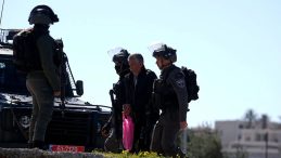 İsrail, Batı Şeria'da 100'den Fazla Filistinliyi G&ouml;zaltına Aldı