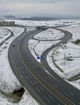 İstanbul Beyaza B&uuml;r&uuml;nd&uuml;