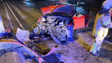 İstanbul D-100 Karayolu'nda Trafik Kazası: 2 Yaralı