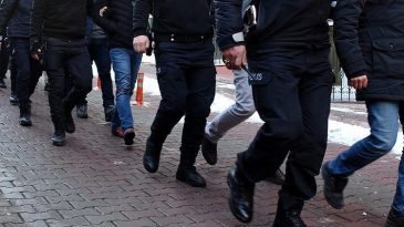 İstanbul Merkezli 8 İlde G&ouml;&ccedil;men Ka&ccedil;ak&ccedil;ılığı Operasyonu: 48 G&ouml;zaltı