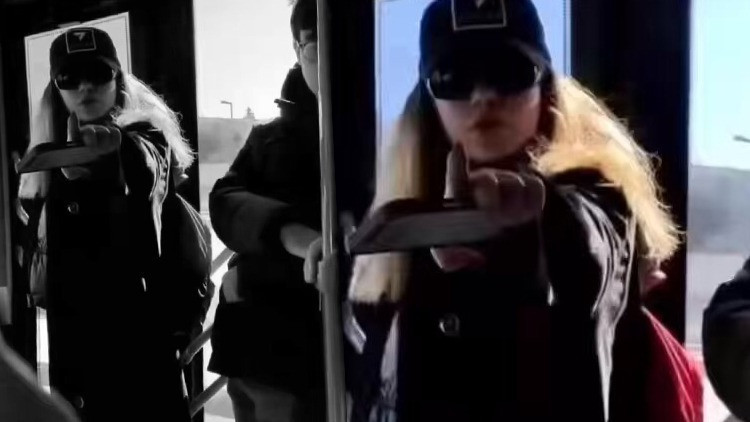 İstanbul'da toplu taşıma aracında yolcuyu tehdit eden kadına tutuklama talebi