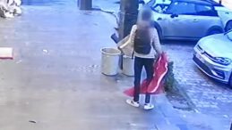 İstanbul'da T&uuml;rk Bayrağına Saldırı: Polis Ş&uuml;pheliyi Arıyor