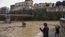İtalya'da Şiddetli Yağışlar ve Heyelan: 1 Kişi Hayatını Kaybetti, 2 Kişi Yaralandı