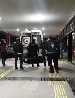 İzmir'de Bek&ccedil;ilere Silahlı Saldırı: 1 Şahıs Yaralandı