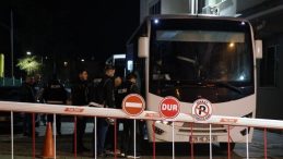 İzmir'de Buca Belediyesine Y&ouml;nelik R&uuml;şvet Operasyonu: 7 Ş&uuml;pheli Tutuklandı