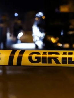 İzmir'de evinin &ouml;n&uuml;nde katledildi: Dehşet olayda 'eski nişanlı' detayı! Polis yeleğiyle gelen&hellip;