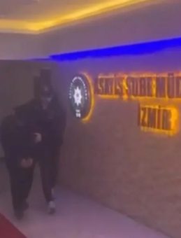 İzmir'de Fuhuş &Ccedil;etesine Baskın! 6 Ş&uuml;pheli Tutuklandı