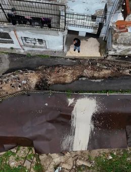 İzmir'de Yetersiz Altyapı Sorunları: Cadde ve Sokaklar Su İ&ccedil;inde Kaldı!