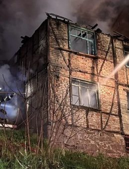 İzmit'te Yangın: İki Katlı Bina Alev Alev Yandı