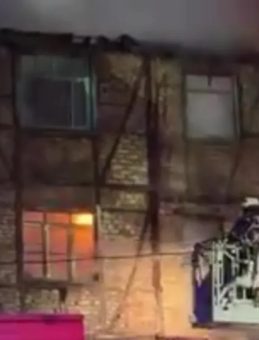 İzmit&rsquo;te Ahşap Ev K&uuml;l Oldu