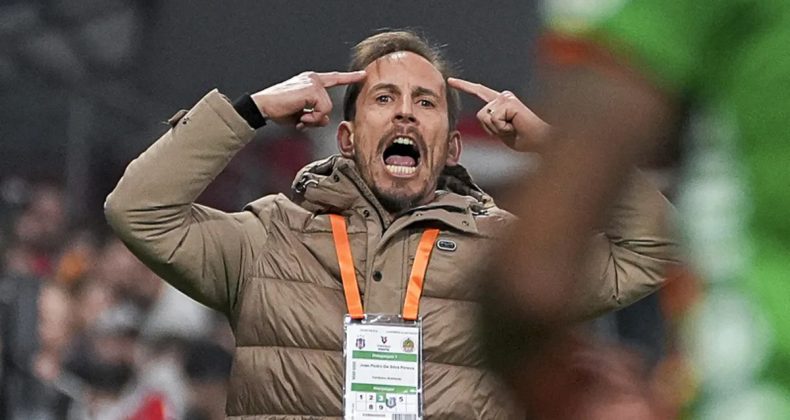 Joao Pereira'dan Beşiktaş Ma&ccedil;ı Sonrası Hakem Tepkisi! 'Herkes Her Şeyi G&ouml;rd&uuml;'