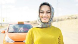 Kadınlar i&ccedil;in direksiyon başına ge&ccedil;ti