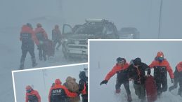 Kar Fırtınasında Ara&ccedil;larda Mahsur Kaldılar