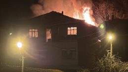 Karab&uuml;k'te M&uuml;stakil Evde Yangın: 1 Kişi Dumandan Etkilendi!