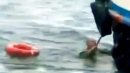 Karak&ouml;y'de Yolcu Vapuru Tekneye &Ccedil;arptı! Balık&ccedil;ı Denize D&uuml;şt&uuml;