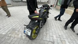 Karaman'da Endişe Verici Kaza: Motosikletli Gen&ccedil; Yaralandı!