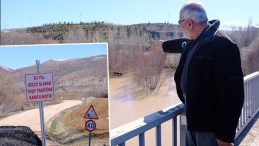 Karların Erimesiyle Nehir Taştı: 'İlk Defa B&ouml;yle Oldu, Bu Halini G&ouml;rmeye Geldim'