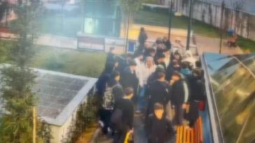 Kavgayı Ayırmak İsterken 6 Yerinden Bı&ccedil;aklanan Gen&ccedil; İ&ccedil;in G&ouml;zaltılar
