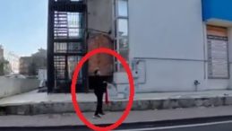 Kayseri&rsquo;de 14 Yaşındaki &Ccedil;ocuğun Duygusal Hareketi: Bayrağı Yerden Kaldırdı!