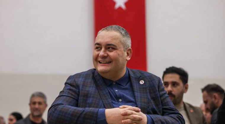 Ke&ccedil;i&ouml;ren Belediye Başkanı &Ouml;zarslan: Senin ne insanlığın var ne Cumhuriyet Halk Partililiğin var, ne adamlığın var