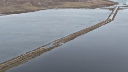 Kentteki yoğun yağışların ardından kar sularının erimesiyle g&ouml;l taştı