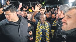 Kitabında Geri Adım Yok