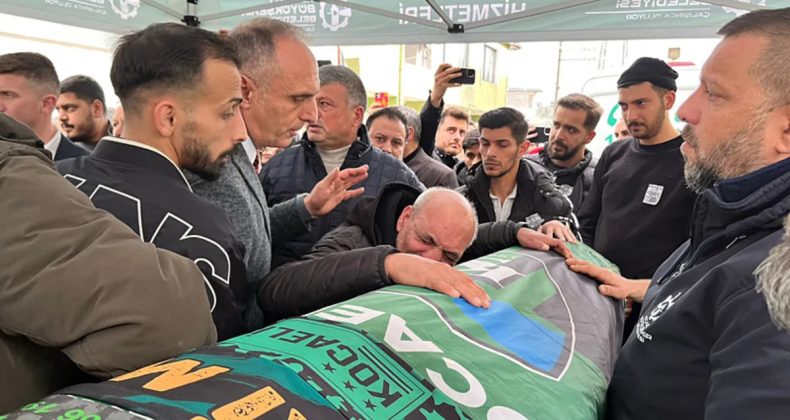 Kocaelispor-Beşiktaş Ma&ccedil;ında Trib&uuml;nden D&uuml;şerek Hayatını Kaybeden Taraftarın Cenazesi Defnedildi