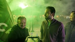 Kocaelispor Taraftarlarından Sel&ccedil;uk İnan'a Doğum G&uuml;n&uuml; S&uuml;rprizi!