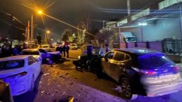 K&uuml;&ccedil;&uuml;k&ccedil;ekmece&rsquo;de Zincirleme Kaza: 1 Yaralı, 5 Ara&ccedil;ta Hasar