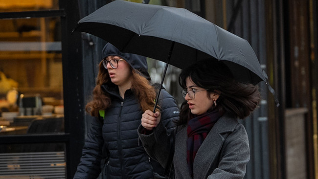 Kuvvetli Yağış ve Fırtına Uyarısı: Yarına Dikkat! Meteoroloji B&ouml;lge B&ouml;lge A&ccedil;ıkladı | İstanbul'a Yeniden Kar Geliyor Mu?