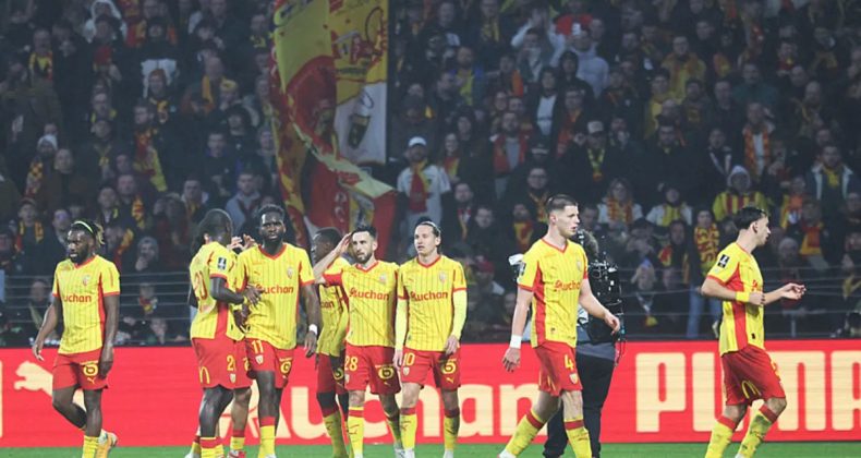 Lens, Monaco Karşısında 2-0'ı Koruyamadı!