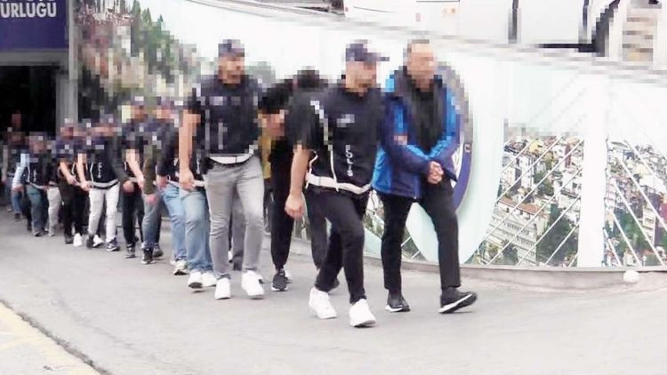 &lsquo;Babatak&rsquo; Y&ouml;ntemiyle Yabancılara Vatandaşlık Satışı Yapıldı