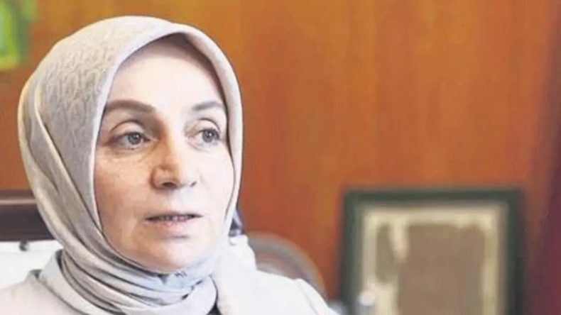 ‘Başörtüme hakaret etme özgürlüğünüz yok’