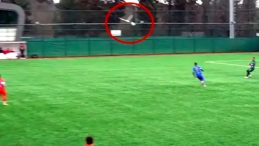 Ma&ccedil; Sırasında Topun &Ccedil;arptığı Martı Kalp Masajıyla Hayata D&ouml;nd&uuml;r&uuml;ld&uuml;