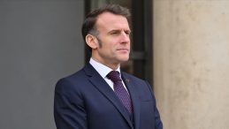 Macron'dan sosyal medya şirketlerine 'tam şeffaflık' &ccedil;ağrısı: "&Ccedil;ocuklarımızı yapay zekanın tehlikelerinden korumalıyız"