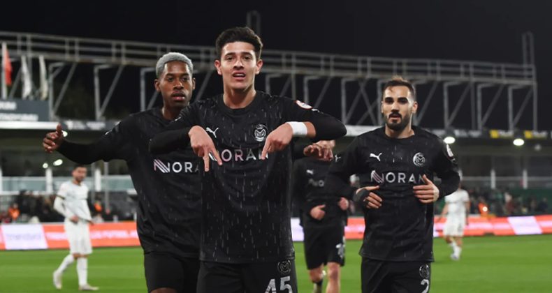 Manisa FK, Bodrum FK&rsquo;yı 90+3&rsquo;te devirdi!