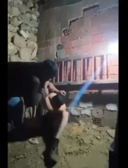 Mardin'de Ahırda Yaşanan İşkenceye Tepkiler B&uuml;y&uuml;yor: 17 Yaşındaki &Ccedil;ocuğa Yapılan Darpta Yeni Gelişmeler!