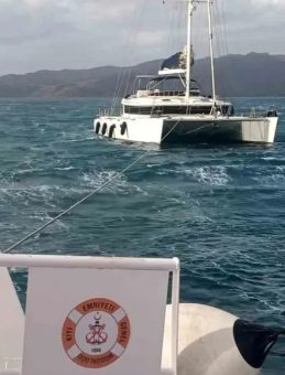 Marmaris Açıklarında Sürüklenen Katamaran Kurtarıldı