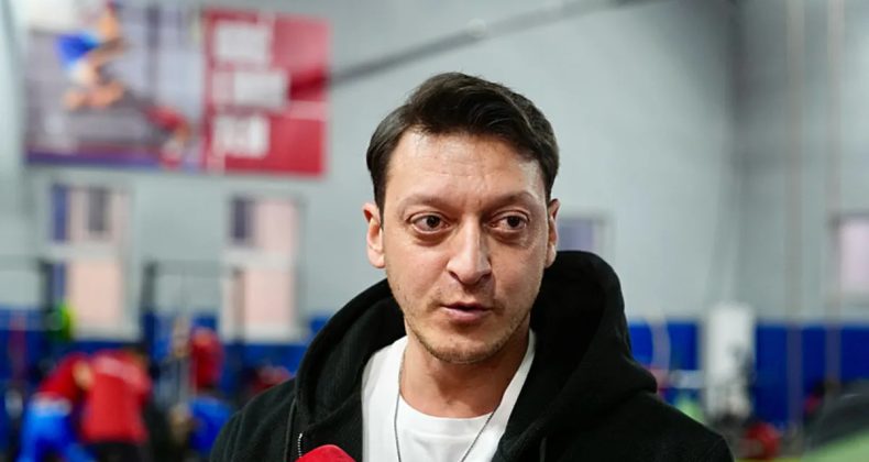 Mesut &Ouml;zil: İnşallah Fenerbah&ccedil;e şampiyon olur