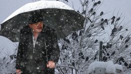 Meteoroloji Duyurdu: Yoğun Kar ve Fırtına Bekleniyor! Valiliklerden Okul Tatilleri A&ccedil;ıklandı