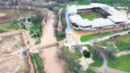 Meydanları Su Bastı, Yollar &Ccedil;&ouml;kt&uuml;