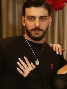 Mika Raun Can&rsquo;ın A&ccedil;ıkladığı Sevgilisi G&ouml;zaltında