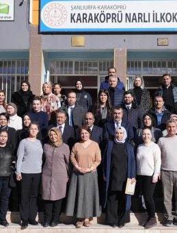 Milli Eğitim Bakanı Tekin, Şanlıurfa'daki Okulu Ziyaret Etti