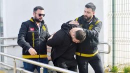 Motosikletli S&uuml;r&uuml;c&uuml; Ehliyetsiz &Ccedil;ıktı