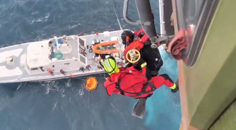 MSB A&ccedil;ıkladı: İzmir A&ccedil;ıklarında Batan G&ouml;&ccedil;men Botundaki İki Kişi Kurtarıldı