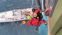 MSB A&ccedil;ıkladı: İzmir A&ccedil;ıklarında Batan G&ouml;&ccedil;men Botundaki İki Kişi Kurtarıldı