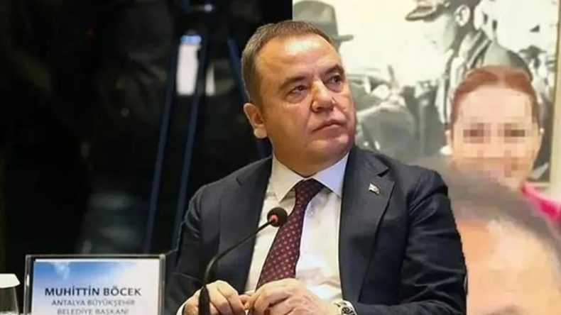 Muhittin Böcek’in Sevgilisi Çaycılıktan Memurluğa Terfi Etti