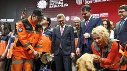 Murat Kurum &lsquo;Asrın İnşası&rsquo;nı Paylaştı: Şantiye Şefliğiyle Gurur Duyuyorum