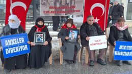 Muşlu Ailelerin Kar Yağışı Altındaki Eylemleri Devam Ediyor