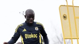 N'Golo Kante, Fenerbah&ccedil;e'de İlk Antrenmanını Ger&ccedil;ekleştirdi